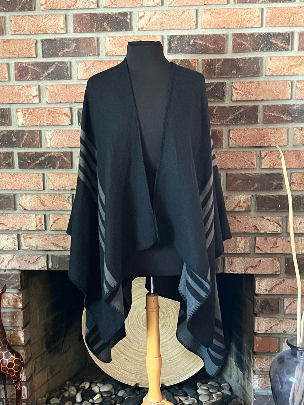 BB Dakota Reversible Shaw/Wrap